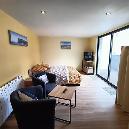 Studio A 2 Pas De La Plage Avec Terrasse * 메르레뱅