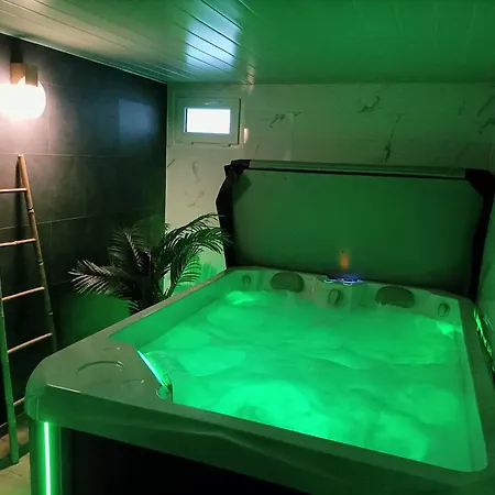 Studio A 2 Pas De La Plage Avec Terrasse 아파트 *